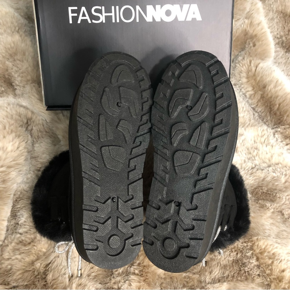 Fashion Nova Early Morning Black Faux Fur Platform Booties NWT - Picture 10 of 13